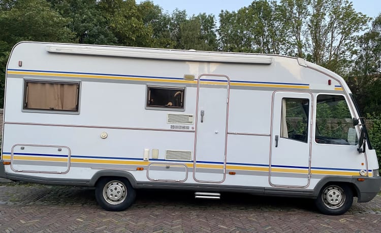 Explore More – Cozy 6p family camper Eura Mobil