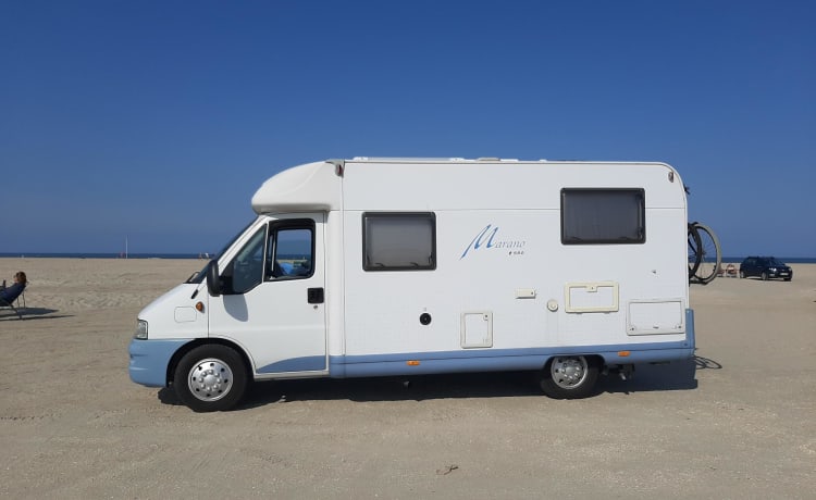 Mr. Blue  – Bürstner Merano with air conditioning and fixed bed 2005