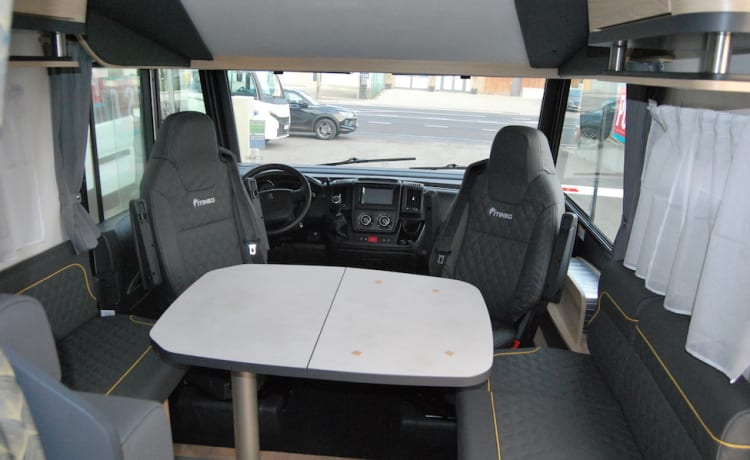 Itineo CS 600: Il camper integrale familiare compatto ideale!