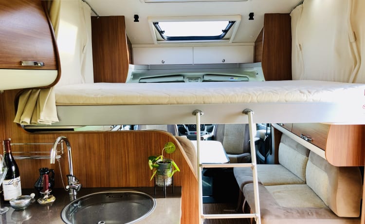 Very luxurious and spacious Adria Matrix family camper (max. 5 pers.).