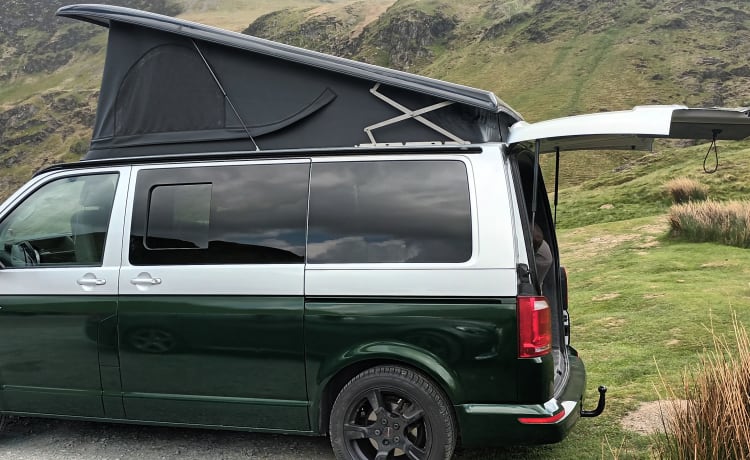 Bessy – Bessy – Luxuriöser U-förmiger Volkswagen CAMPERVAN 2021 mit 4 Schlafplätzen