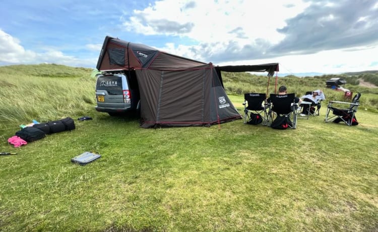 Disco – Land Rover Discovery 4 + Tente de toit iKamper
