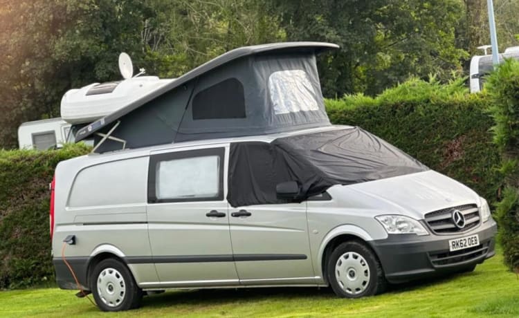 Danny De-Vito – 4 berth Extra Long Wheelbase Mercedes-Benz campervan from 2012