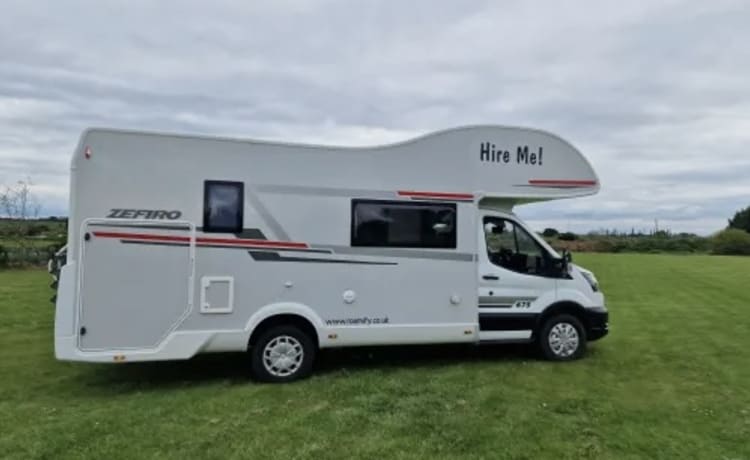 Roamify Motorhome Hire  – Roller Team Zefiro 675 6 places (Auto) - www.roamify.co.uk