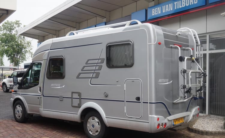 Compact two-person Hymer camper