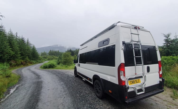 Regianna – 4 Berth Citroën Relay 2023 OFF Grid Conversion