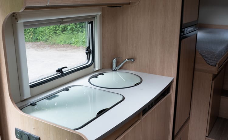 Papegaaiduiker – Nice, light and spacious. Camper with 2 length beds - 2p, 2016