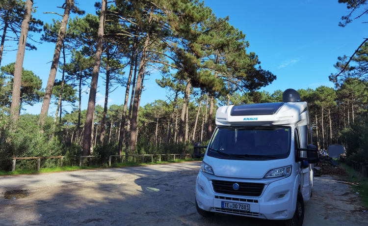 Louez un camping-car pour 4 personnes à bas prix, entièrement meublé