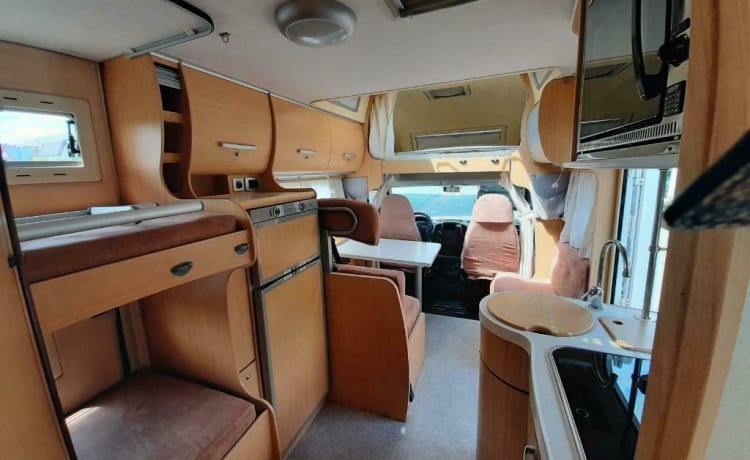 Camper 5 – Camper 5 - Fiat Ducato - Der ideale Familiencamper mit 2 Etagenbetten.