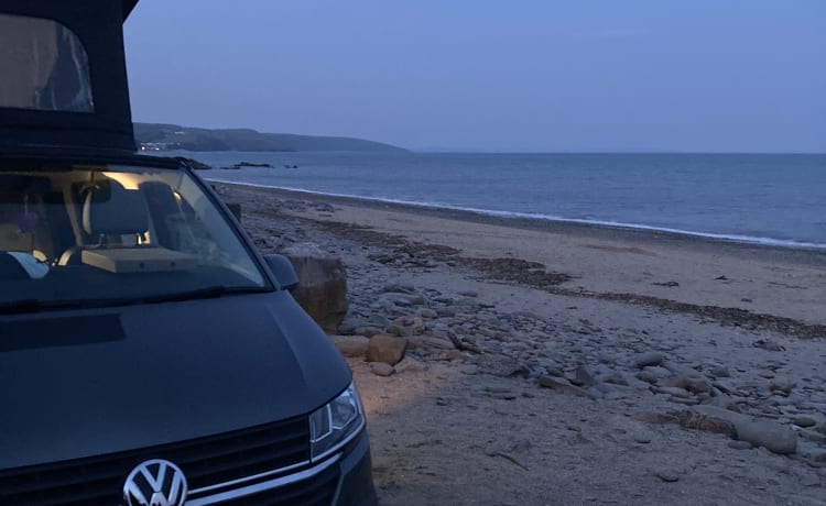 Tommy Tucker  – Volkswagen Camper 4 places de luxe à partir de 2021