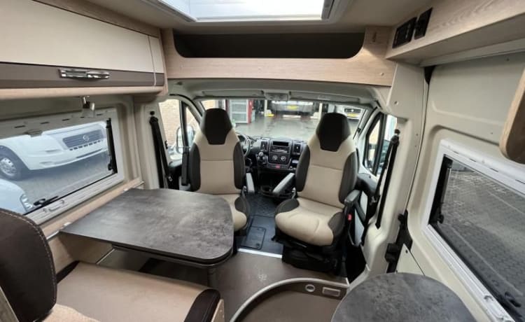 Luxury 2 person Possl Summit 600 (2019)