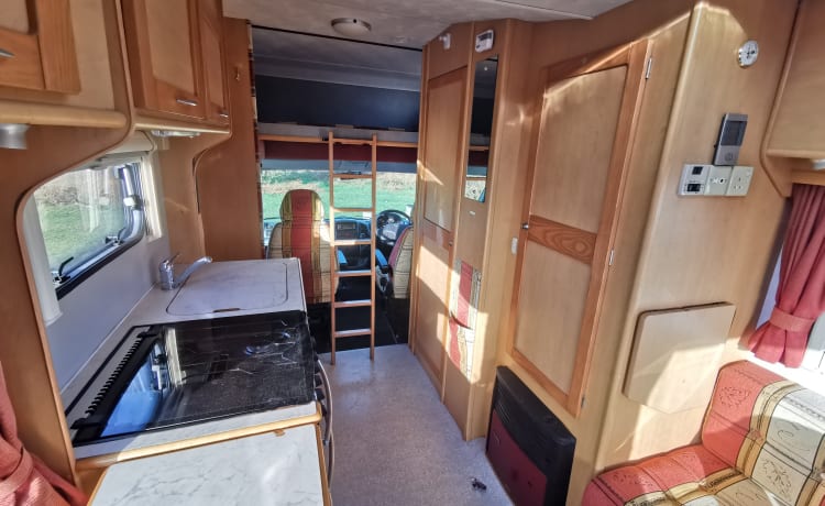 COMPIE – 4 berth Compass Avantgarde 400 Lux