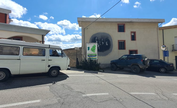 Nino – Van d'epoca: viaggio nel passato in Sardegna