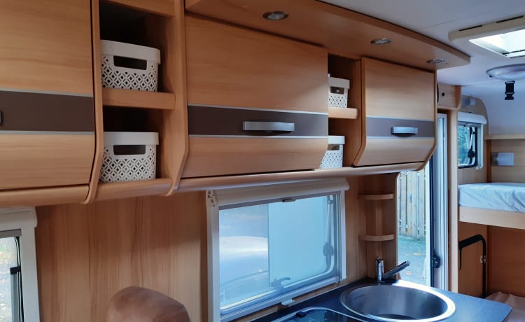 Luxury family camper with plenty of seating and sleeping space Sunlight A72