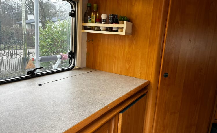 Delightful 4p Fiat Hymer alcove - ready for adventure!