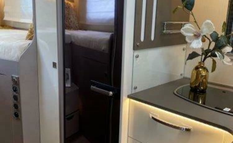 Very luxurious, spacious Burstner 728 Harmony line, single beds, air conditioning, EP Level