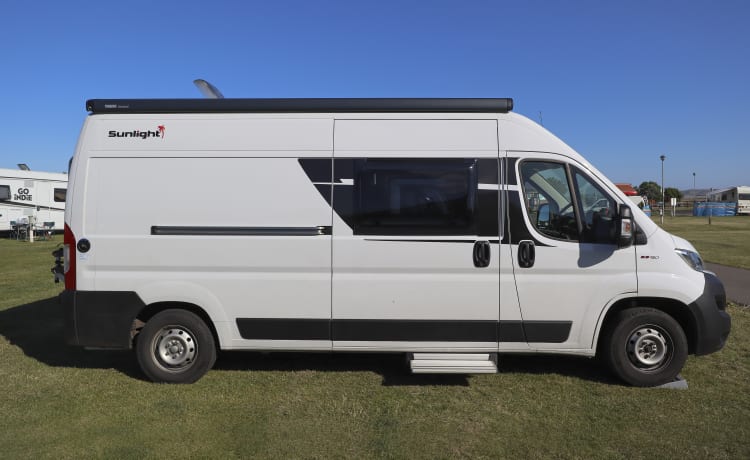 Sunlight Cliff 600 Wohnmobil mit 3 Schlafplätzen und festem Bett