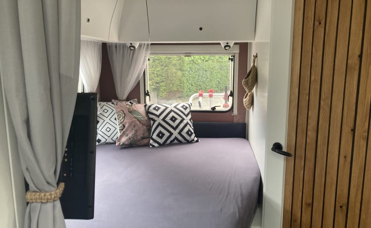 Kaatje – Super cozy family camper for atmosphere seekers and bon vivants