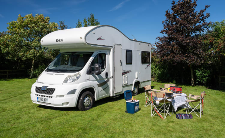 2-4 berth Peugeot - Elddis Autoquest 145