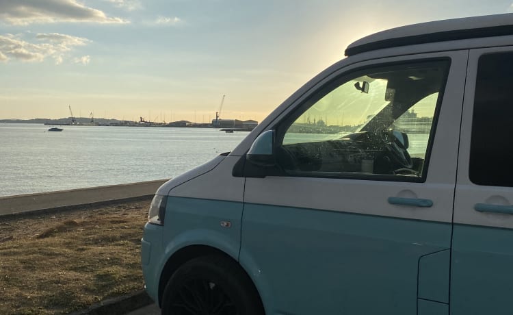 Daisy Dub – Stunning T5 Campervan conversion- Daisy 