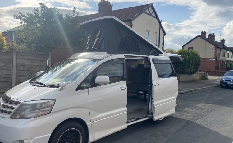 Bobby – 4 berth Toyota campervan