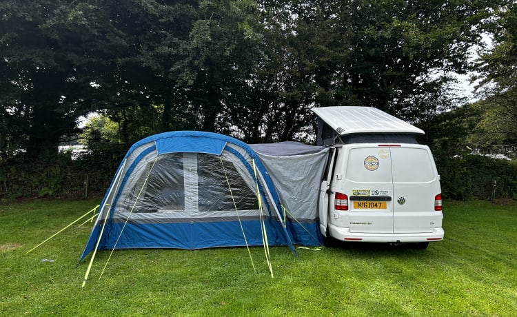 Kevin – Volkswagen Campervan mit 4 Schlafplätzen (Südwesten & Cotswolds)