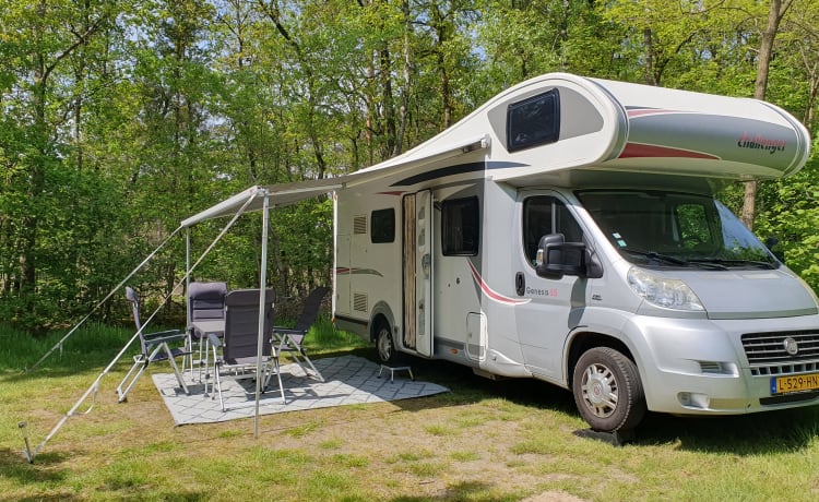 Lucky – Camping-car spacieux et complet (7p-2012-euro5)