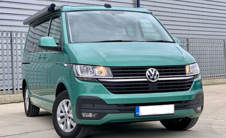 Khaya the Kamper – VW California Coast - Modèle 2021 - Bay Leaf Green.