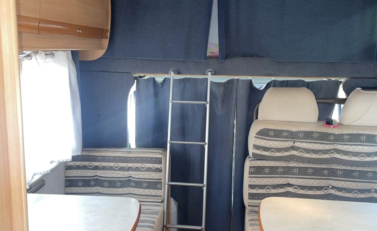 Patrizia – Fully equipped camper