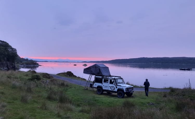 Doris – Land Rover Defender mit 2 Schlafplätzen