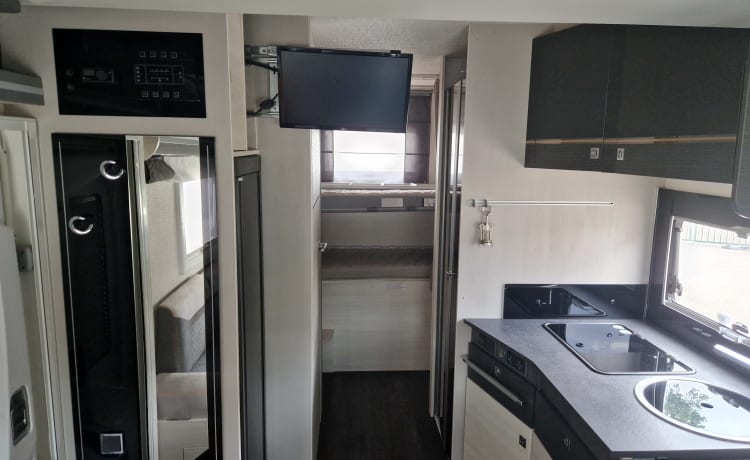 Chausson 720 Titanium Premium (separates Zimmer mit Etagenbett!)