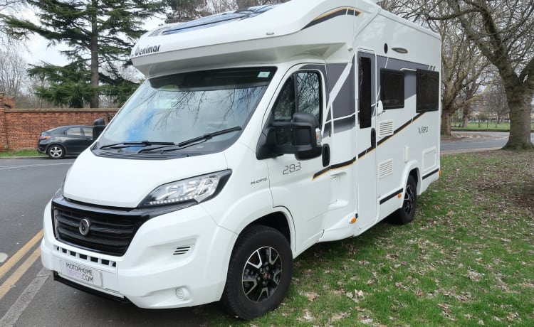 The campervan adventure  – Benimar Mileo 283 Automatisch 2-persoons 2020 met satellietnavigatie