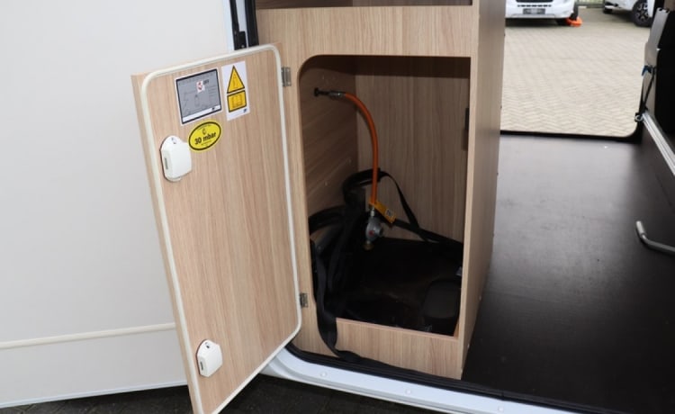 T69L – Kompletter HomeCar-Familiencamper mit Motorklimaanlage und Markise,