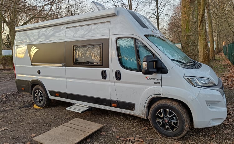 Dreamer camper five uit 2022 - familiecamperbus