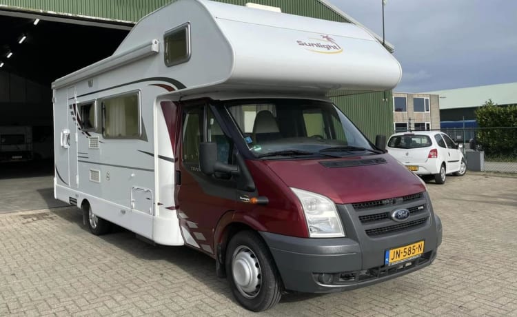 Familiencamper mit Etagenbetten, Sunlight Alkoven für 6 Personen von 2009