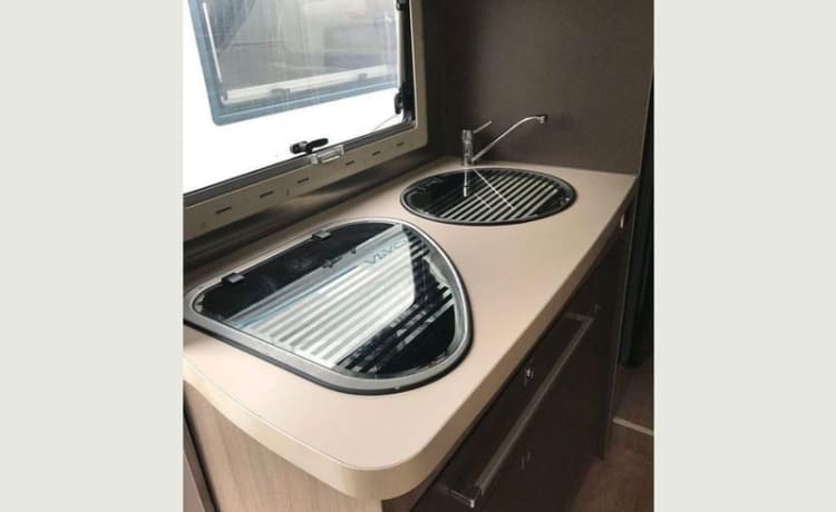 Bryn – 6 berth Ford alcove from 2015