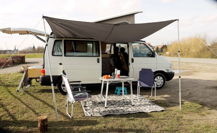 Compact extended Volkswagen with lifting roof