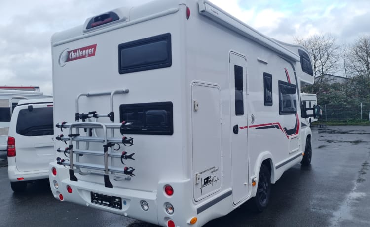 StarCamper No.1 – Challenger VIP C256 - lussuoso camper per famiglie* fino a 7 persone - Monaco di Baviera