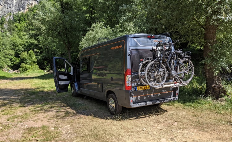 Weinsberg Bus Wohnmobil von 6m für 2 Personen