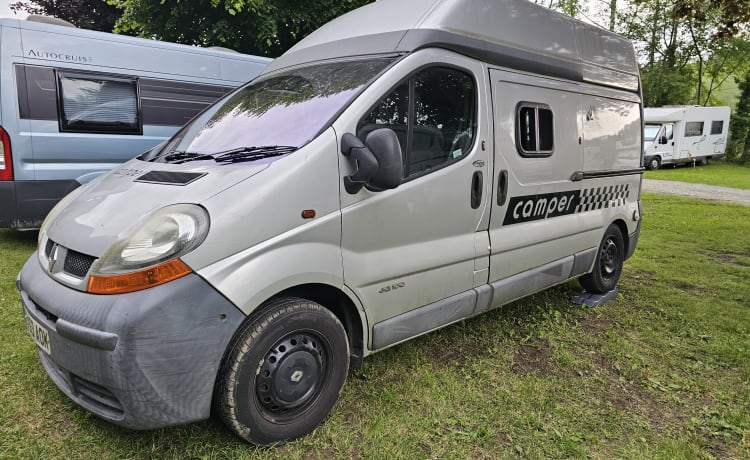 Pedro – 5,2 m de longueur. Douche à bord. Hivérisé. 39,70 MPG sur autoroute.