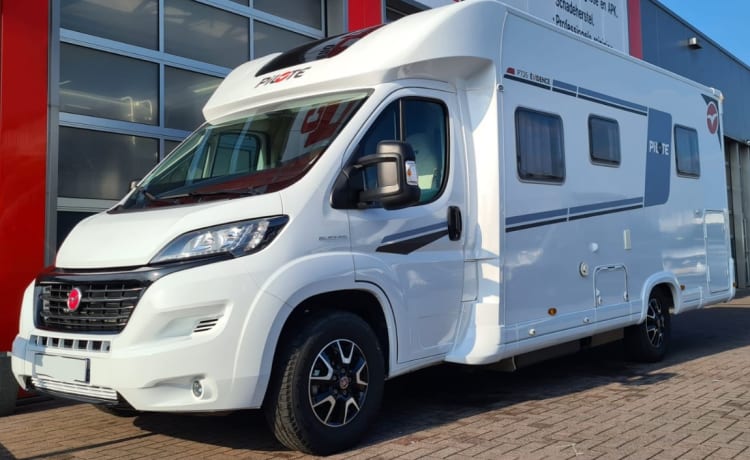 Camper La Nucia – 4 pers. Camper Pilote di lusso del 2021