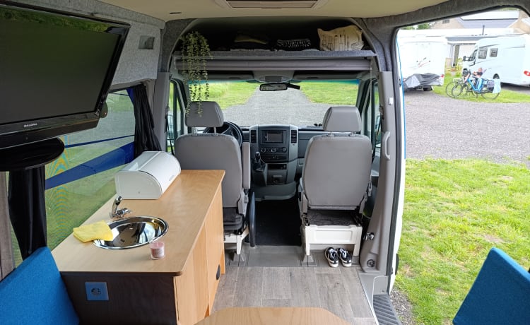 Vanture – 2p Volkswagen Crafter off-grid buscamper 