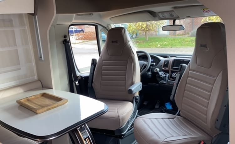 001 – Luxueuze nieuwe mobilhome te huur - 4 slaapplaatsen - Rijbewijs B