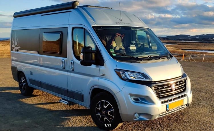 Westfalia Luxus-Abenteuerbus-Camper mit Bus-Biker