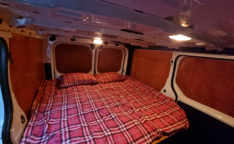 Vicky Vivaro – 2 Schlafplätze. Anderer Campervan aus dem Jahr 2015