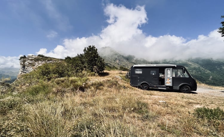 Black Beauty – YOUR CAMPER - YOUR ADVENTURE