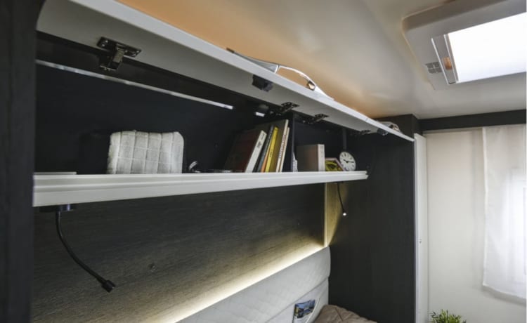 Caroline – Tout nouveau camping-car 5 couchettes 2022