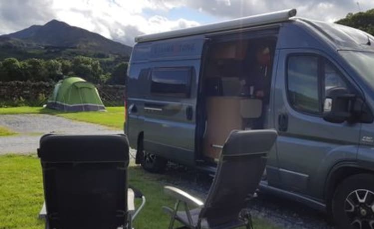 Skippy – Camper per autobus completo di lusso bello e robusto.