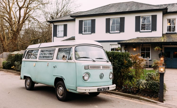 Maeve – Een AUTHENTIEKE klassieke VW-camper uit 1973