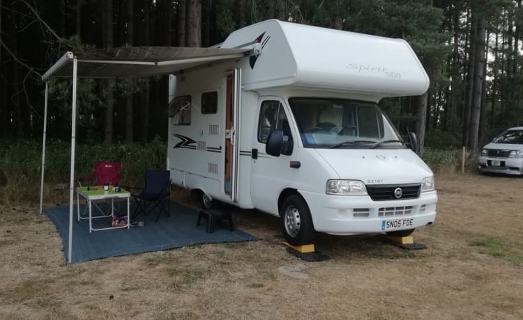 Buddy – „Buddy“ ist unser hochwertiger, in Deutschland gebauter Wohnmobil, bereit für einen tollen Urlaub.